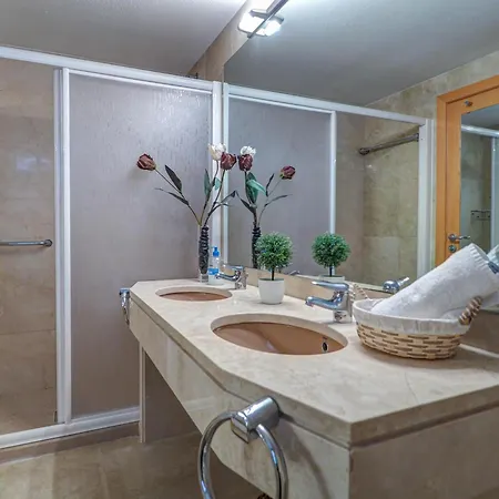 Ocean Skyline Penthouse By Hello Homes *