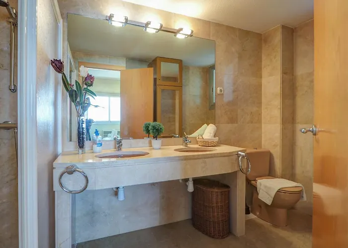 Ocean Skyline Penthouse By Hello Homes