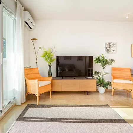 Ocean Skyline Penthouse By Hello Homes