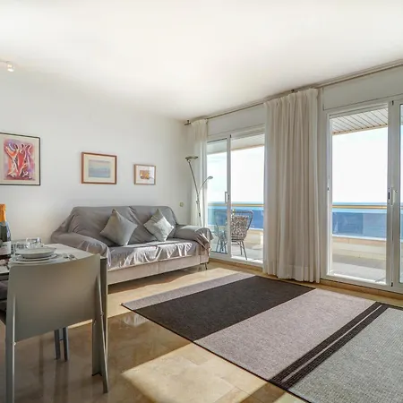 Ocean Skyline Penthouse By Hello Homes 锡切斯