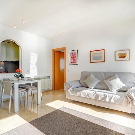 Ocean Skyline Penthouse By Hello Homes