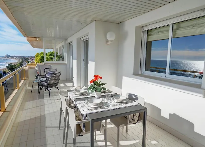 Ocean Skyline Penthouse By Hello Homes