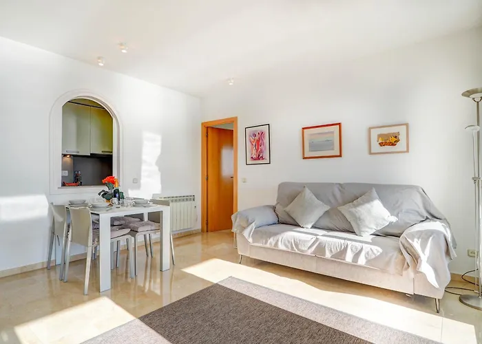 Ocean Skyline Penthouse By Hello Homes