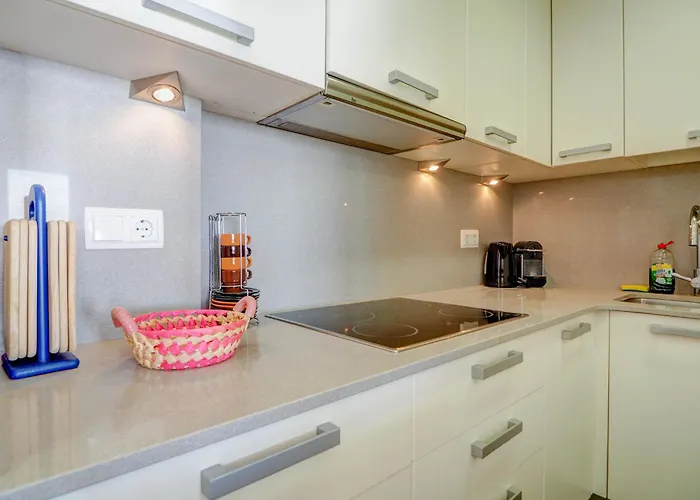 Ocean Skyline Penthouse By Hello Homes *