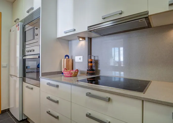 Ocean Skyline Penthouse By Hello Homes